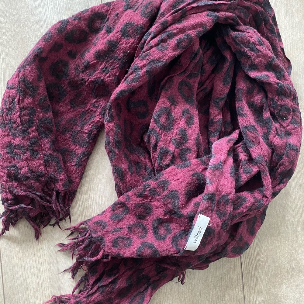 Aritzia wool scarf